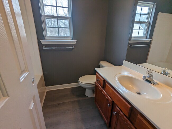 Building Photo - Room in House on Brian William Rd