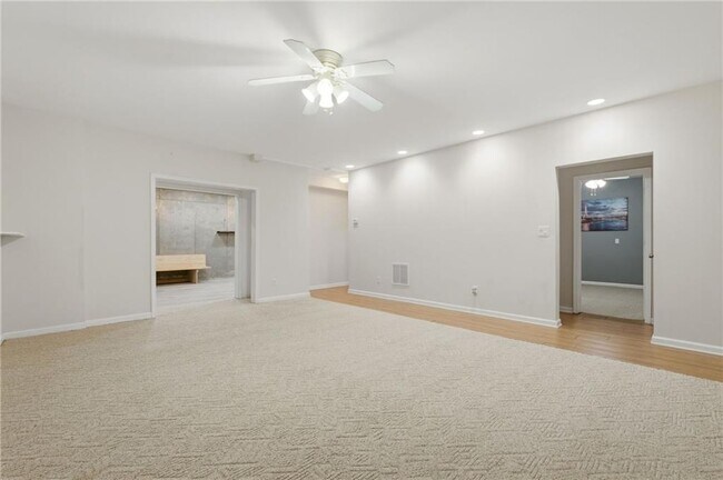 Building Photo - 3561 Carriage Glen Way