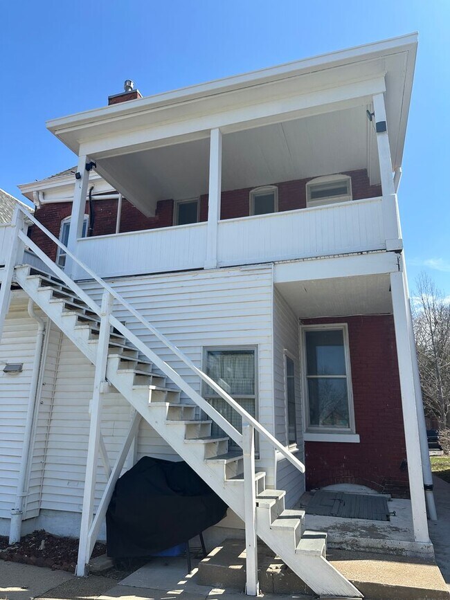 Building Photo - 308-310 S 12th St