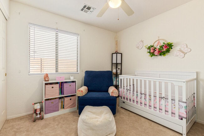 Building Photo - 543 S Wildrose