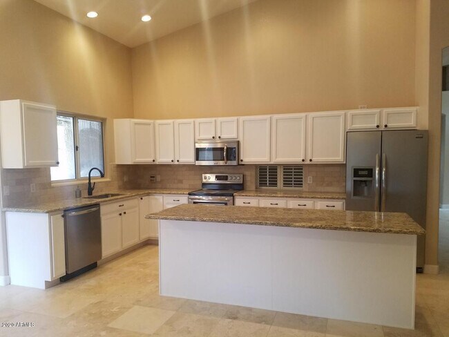 Building Photo - 6834 E Gelding Dr