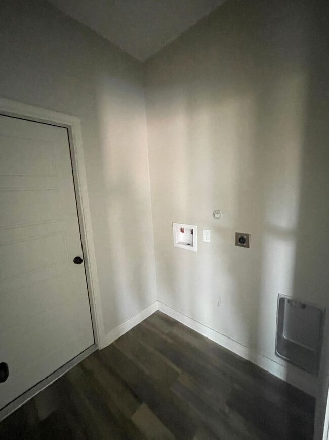 Building Photo - New Construction Home Move in Ready!