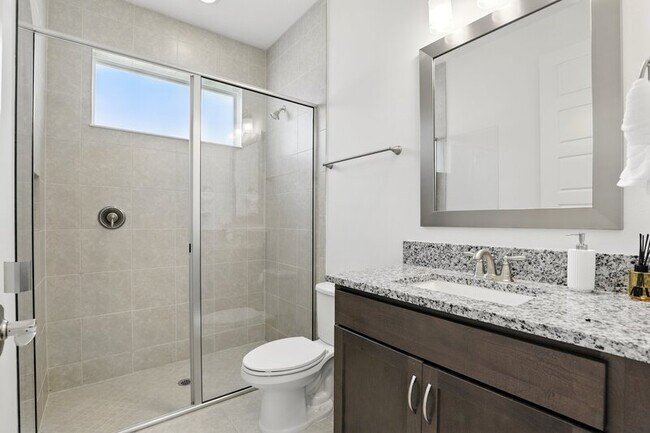 Building Photo - 9820 Bucklow Hill Dr