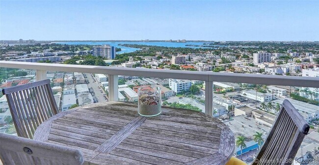 Building Photo - 7330 Ocean Terrace