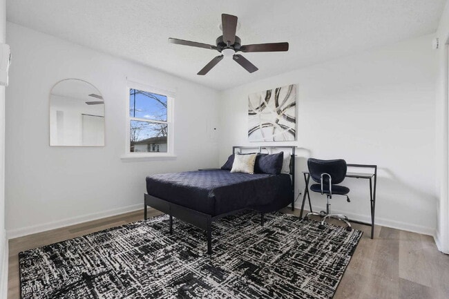 Building Photo - Fully furnished, 2BR Duplex near major healthcare employment centers, colleges, universities, and...