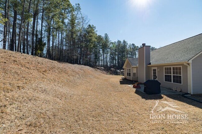 Building Photo - 112 Mint Pl