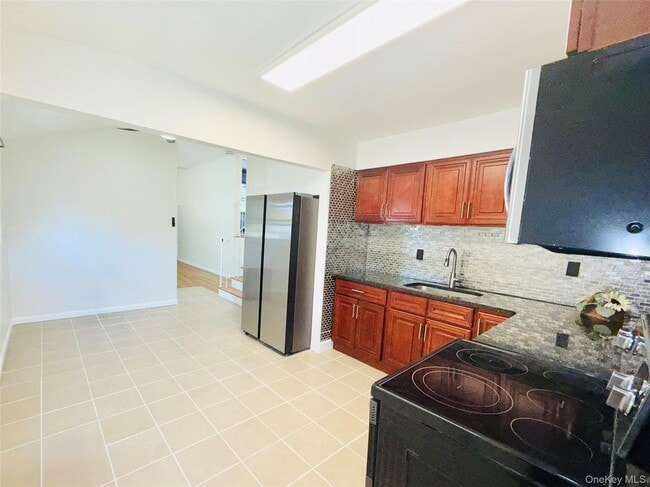 Building Photo - 1553 Potter Blvd
