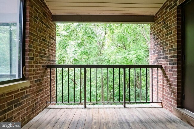 Building Photo - 18110 Chalet Dr