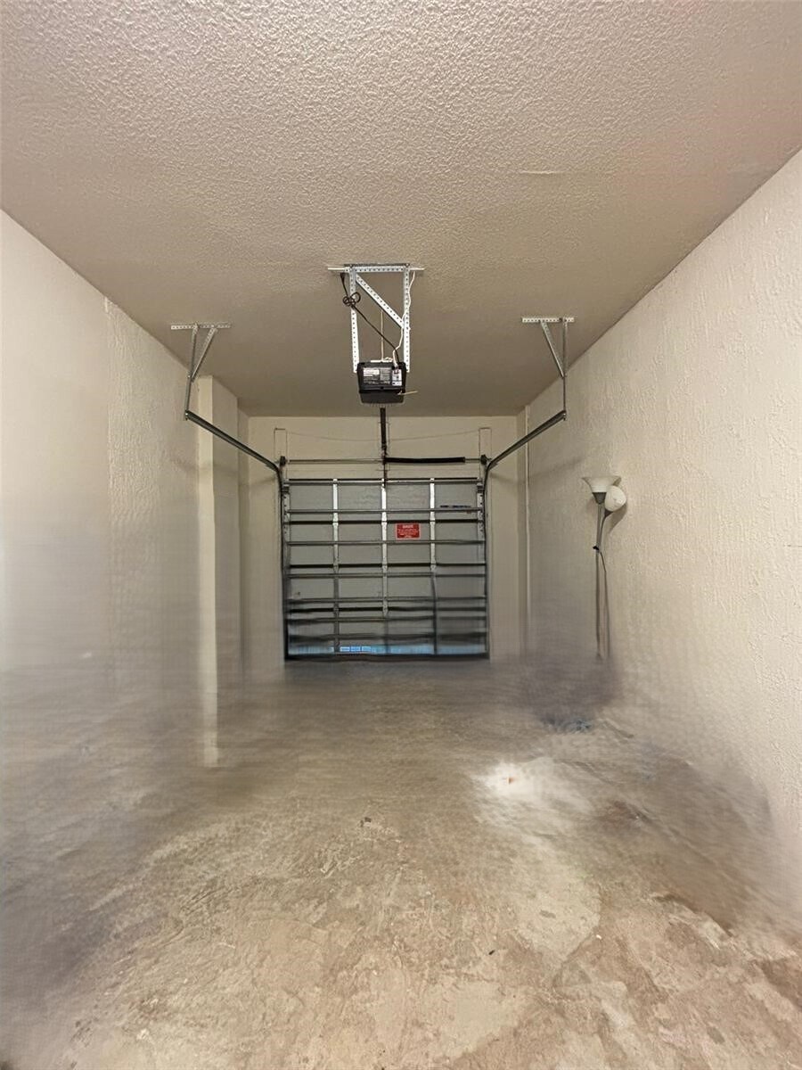 Building Photo - 15860 NW 91st Ct