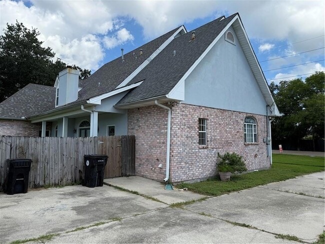Building Photo - 2939 Behrman Hwy