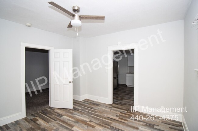 Building Photo - UPDATED 2 BEDROOM UNIT IN THE HEART OF TRE...