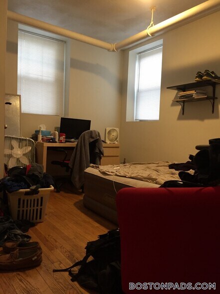 Building Photo - 115 St Stephen St