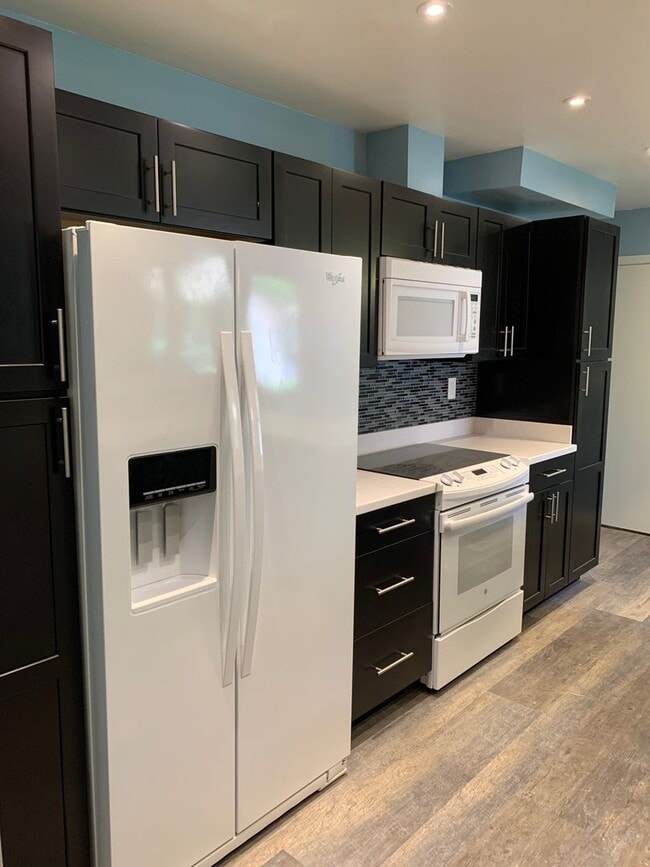 Building Photo - An Updated Leisure Village Home now available