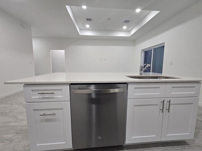 Building Photo - BRAND NEW 4/2/2-SOUTH LEHIGH ACRES