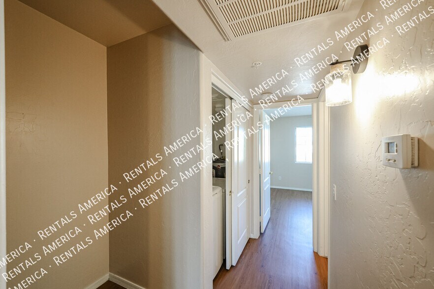 Building Photo - 3716 E University Dr