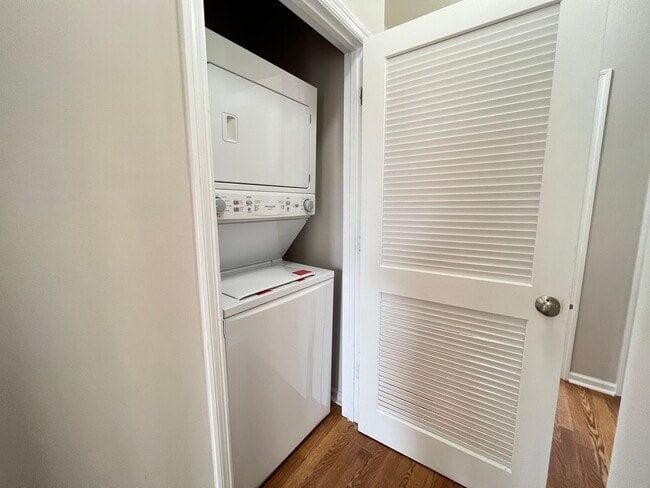 Building Photo - 121 Quail Springs Ct