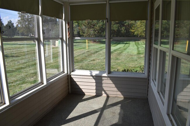Building Photo - 1462 Millbrook Trail
