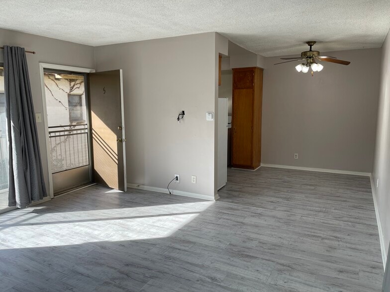 Living Room - 2328 N Beachwood Dr