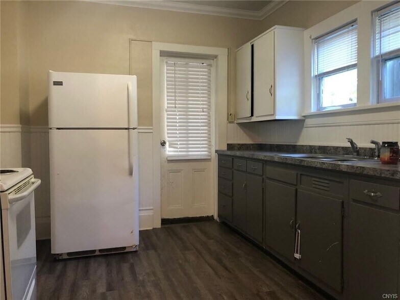 Building Photo - 18 Woodruff St