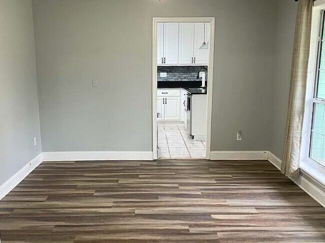 Building Photo - 3/2.5 bath home with large yard!