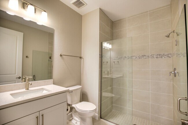 Building Photo - Annual Attached Villa in The Talon Preserve on Palmer Ranch – Minutes from the new Sarasota Memor...