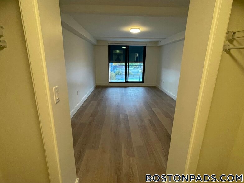 Building Photo - 1079 Commonwealth Ave