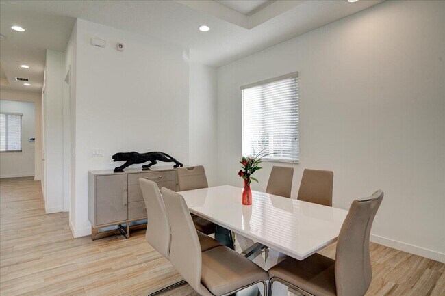 Building Photo - 1451 Pioneer Way