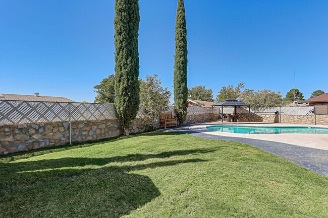 Building Photo - beautiful swimming pool and backyard oasis! fully remodeled home new appliances !