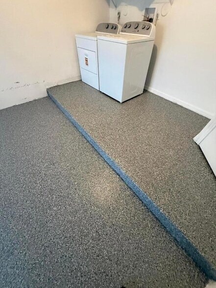 Building Photo - 1100 Crestwood Ct S