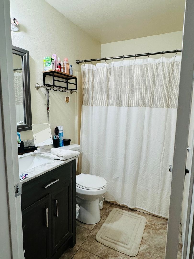 Building Photo - 116 Rainier Ln