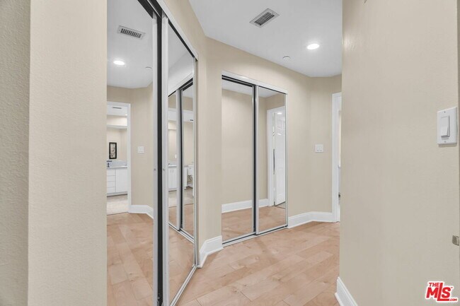 Building Photo - 12000 Goshen Ave