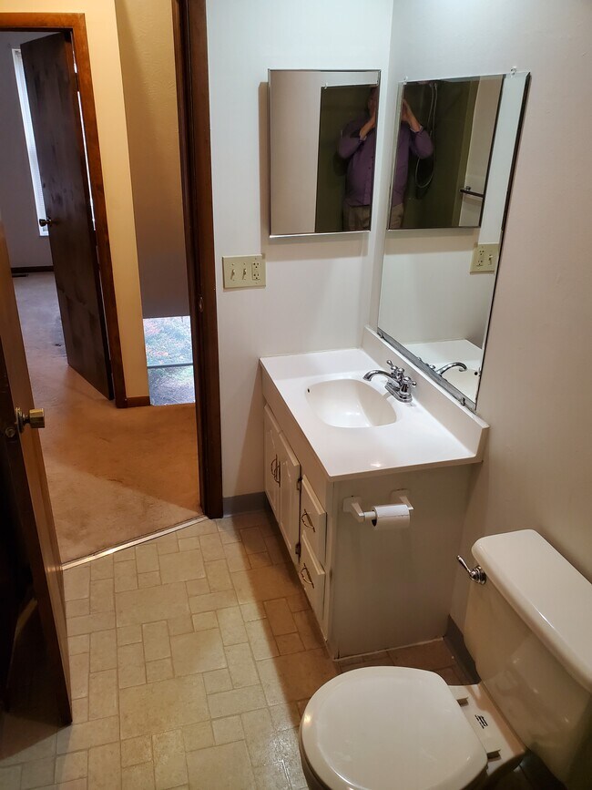 Building Photo - 2790 Mt Holyoke Rd