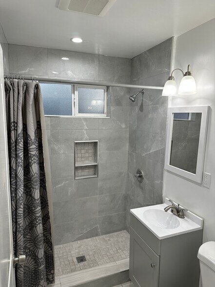 Building Photo - 8532 Tilden Ave