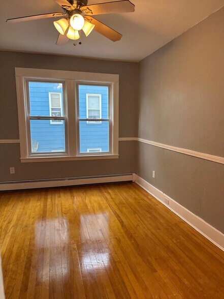 Building Photo - 52 Pilgrim Ave