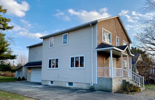 Building Photo - 1313 Hamilton Ave