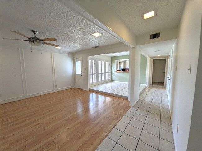 Building Photo - 3302 Townbluff Pl