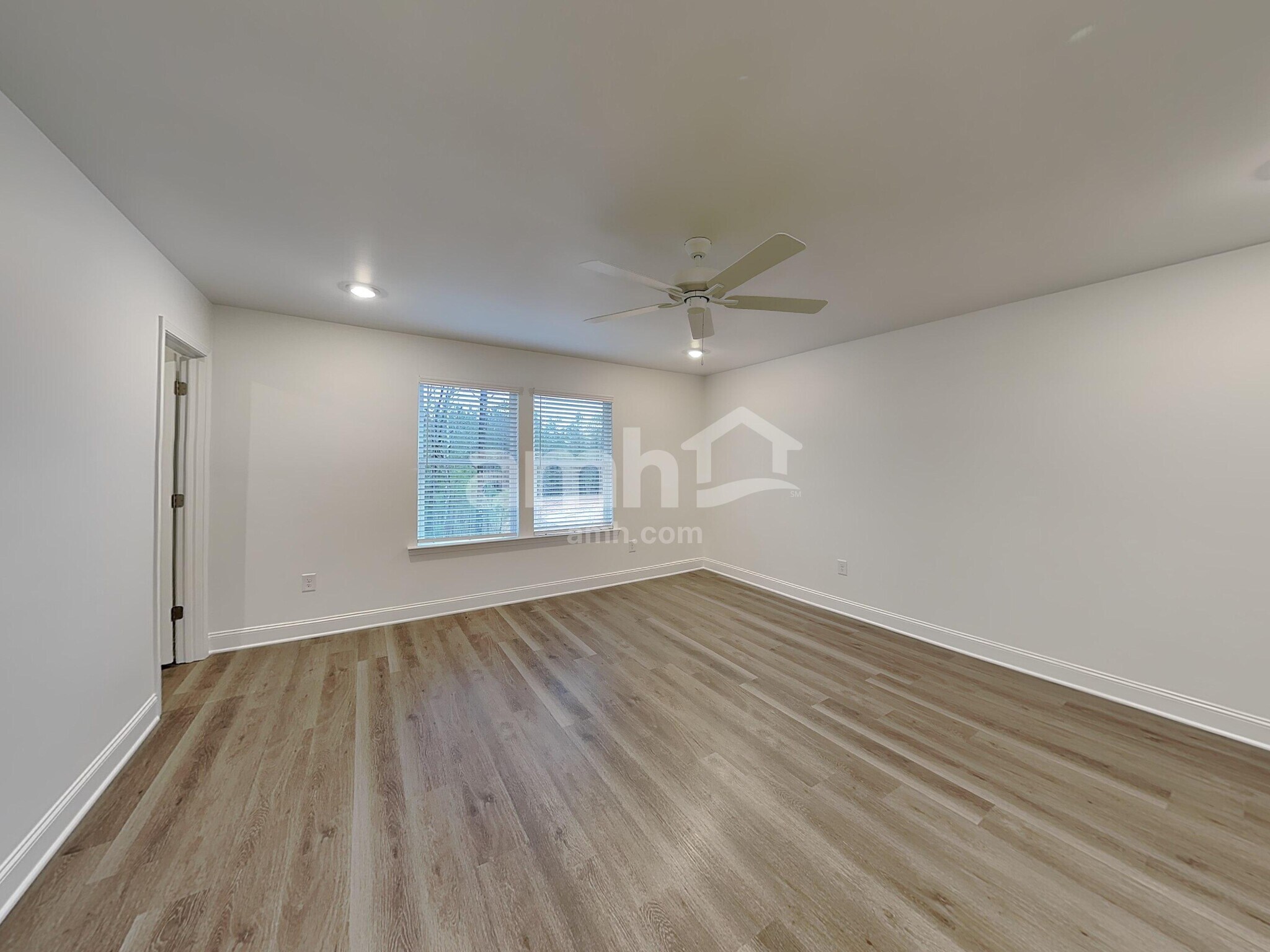 Building Photo - 1498 Aquamarine Dr