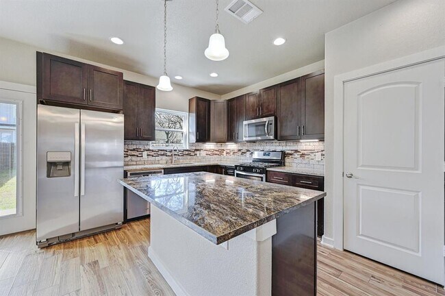 Building Photo - 3303 Elija St