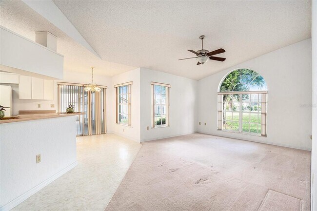 Building Photo - 1247 Venetia Dr