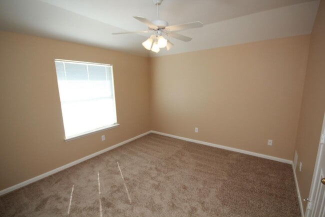 Building Photo - 6418 Mountain Pines Ln