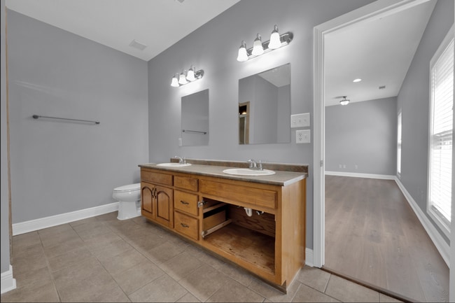 Building Photo - 472 Prairie Field Dr