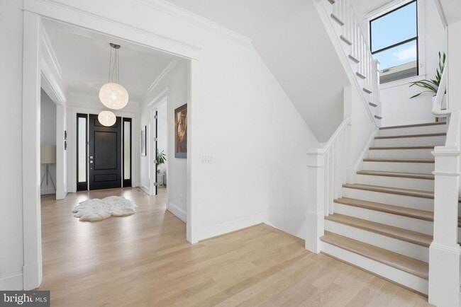 Building Photo - 2504 12th St N