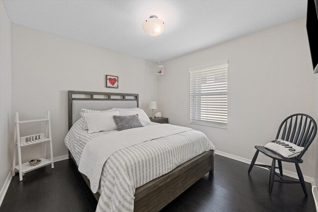 Building Photo - 1871 Corsica Dr