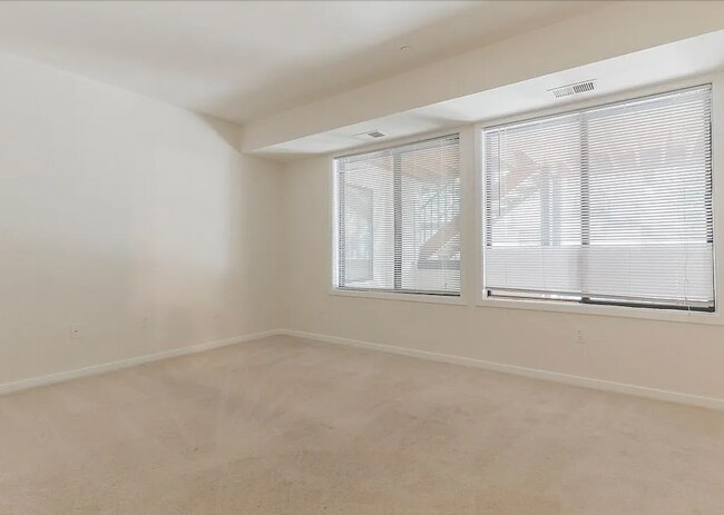 Building Photo - 9960 Hellingly Pl