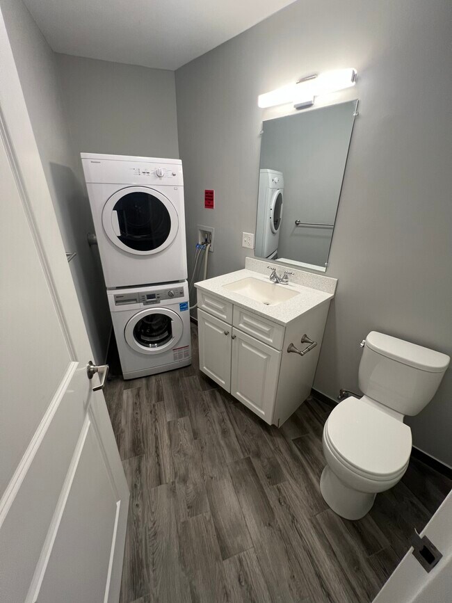 Building Photo - 12 Florence St