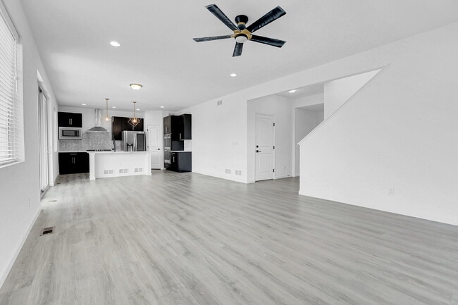 Building Photo - $3,100.00, 4 Beds, 2.5 Baths, Single Famil...