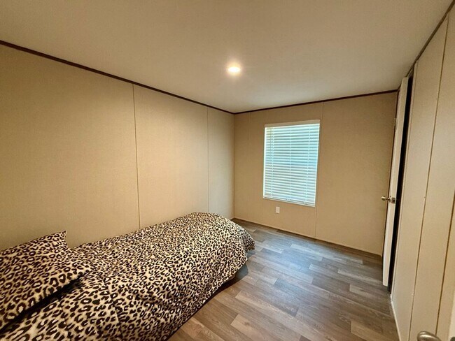 Building Photo - 124 County Rd 3439