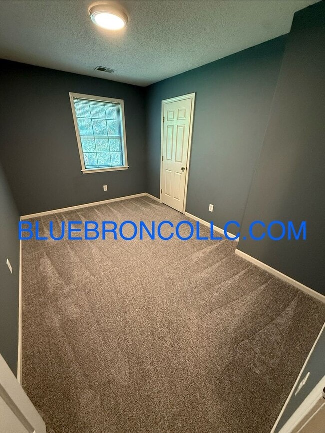 Building Photo - Great unit for a great price, See it today!
