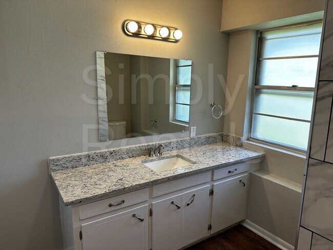 Building Photo - 214 Brookhaven Terrace