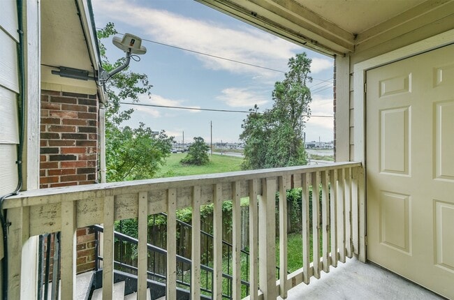 Building Photo - 2501 Gulf Fwy